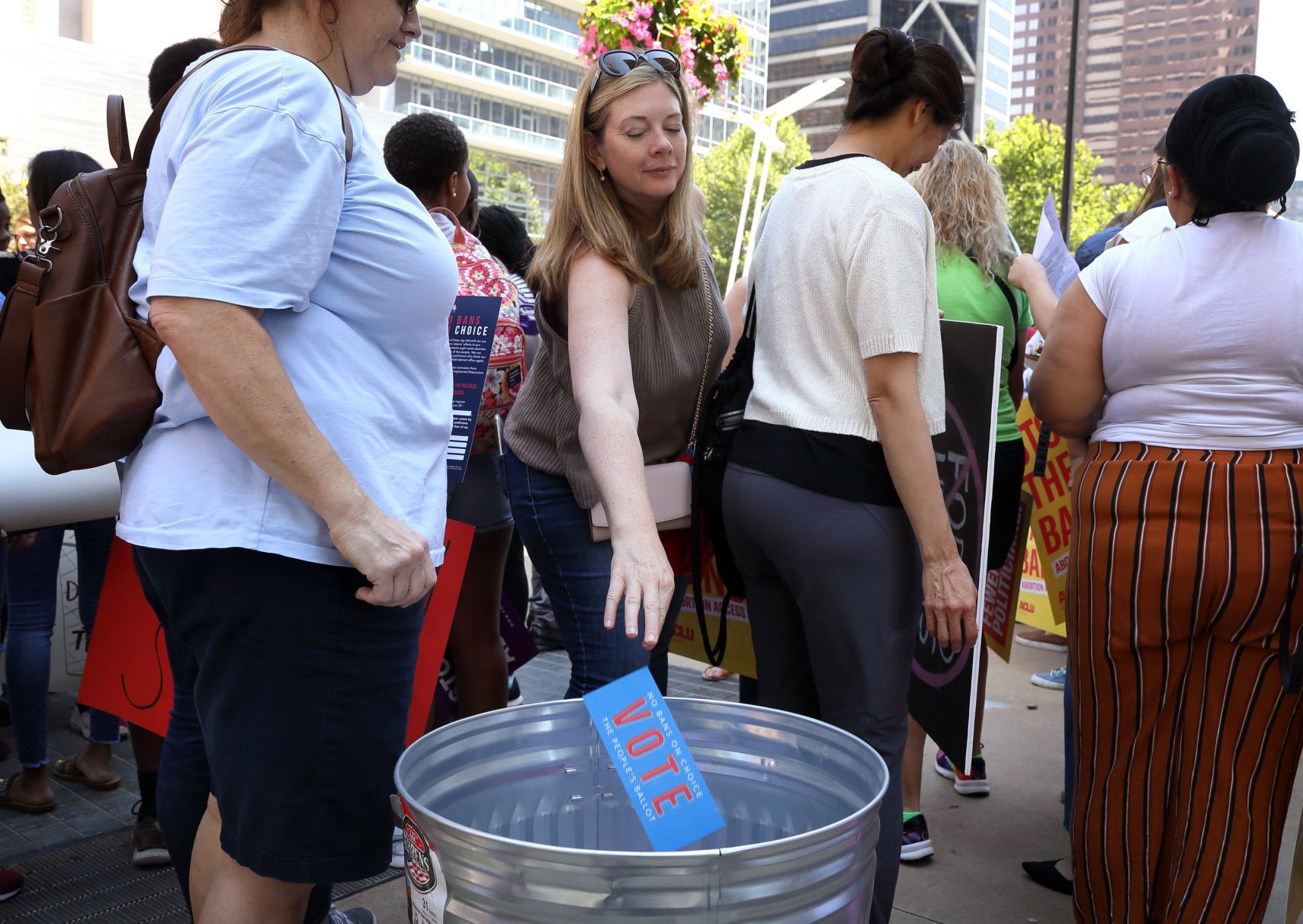 Abortion-rights protesters gather in St. Louis and across the state